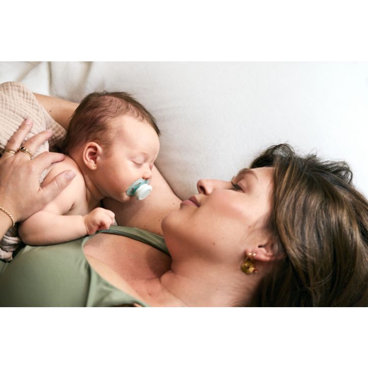 Soothing newborns from day 1