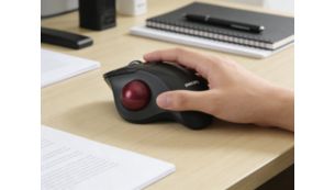 快適に操作できる右利き用エルゴノミックデザイン