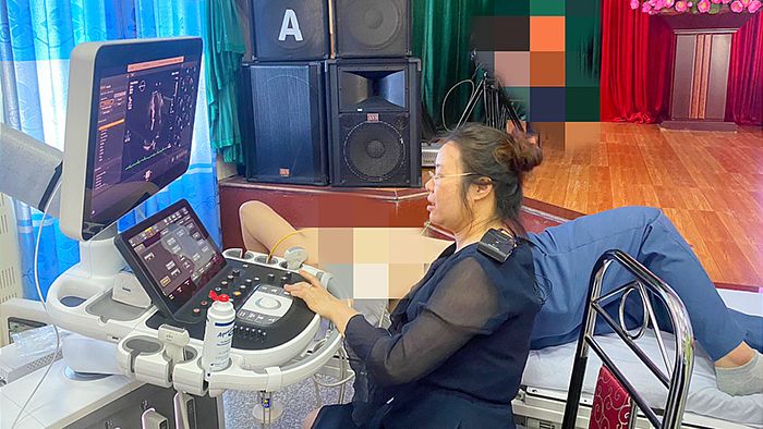 Nguyen Thi Thu Hoai demonstrates myocardial strain ultrasound technique