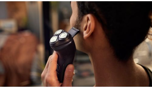 Rifinitore a scomparsa per baffi e basette