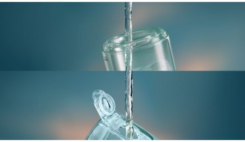 Könnyen feltölthető 250 ml-es víztartály a 60 másodperces teljes tisztításhoz***