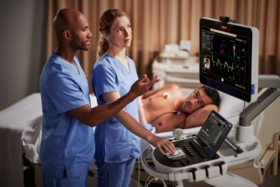 Clinicians using Philips EPIQ Elite ultrasound system with Collaboration Live