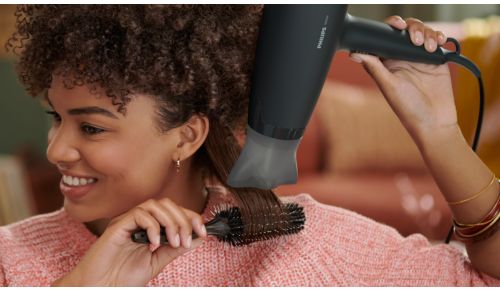 Beccuccio sottile per ritocchi e styling accurato