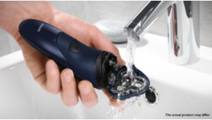 Washable shaver with QuickRinse system