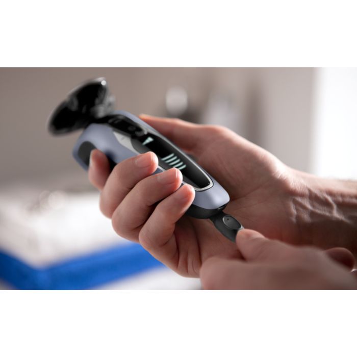 Shaver 9300 Wet & dry electric shaver, Series 9000 S9311/84