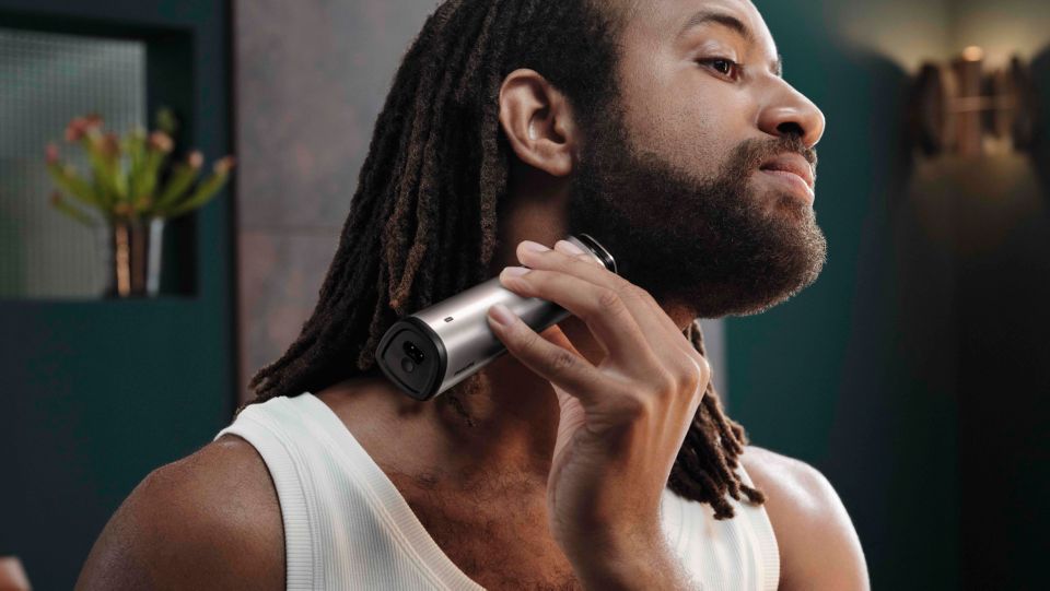 Philips Recortadora de Barba 19 en 1, Series 7000, Máquina Cortar Pelo,  Cortapelos, Hombre para Cara, Orejas, Nariz y Cuerpo, Incluye One Blade,  Inalambrico, Recargable, Plata, MG7736/25 : : Belleza