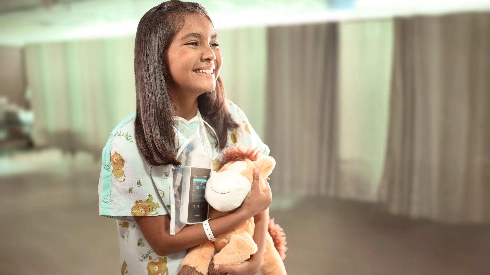 pediatric patient wearing telemetry monitor 5500 
