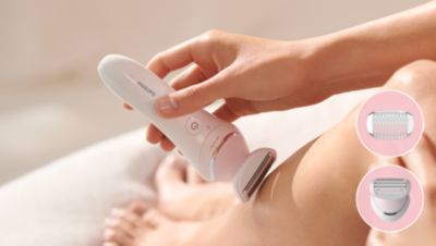 Прикрепите бритвенную головку для удаления волос в чувствительных зонах.