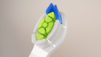 ひし形の毛先により7日間で最大２倍のステイン除去*