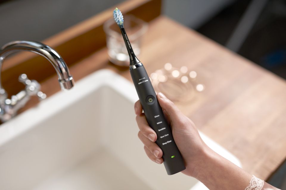 DiamondClean Sonic electric toothbrush HX9354/20 | Sonicare