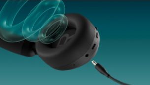 Sunet excelent chiar şi la volum redus. Ascultă wireless sau prin cablu