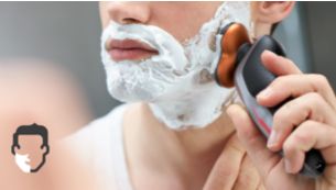 Obtenez un rasage à sec confortable ou rafraîchissant sur peau humide grâce au système AquaTec