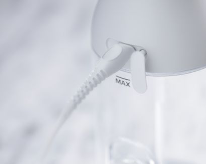 Charging the power flosser