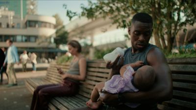 Parents and caregivers sharing feeding and baby care moments in Philips Avent Share the Care campaign
