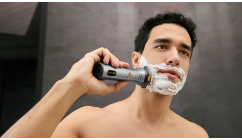 Rezistenţă la apă de nivel IPX7 pentru bărbierire umedă