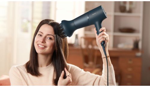 Giver volumen, maksimerer fylde, krøller og fyldige frisurer