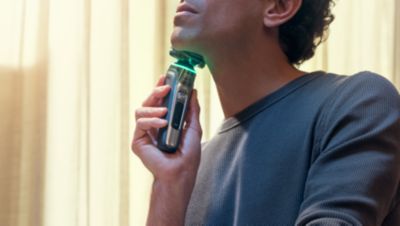 Adjusts to your beard for effortless shaving