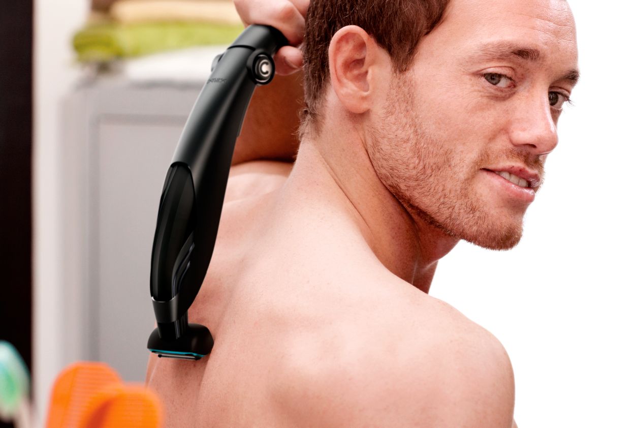 Волос машинка мужчина стрижка. Philips Bodygroom Series 3000 насадки. Бритье триммером. Стрижка триммером. Триммер для спины мужской.