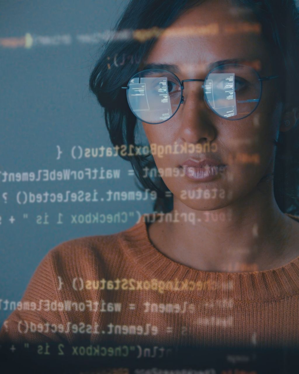 Clinician reviewing HealthSuite Imaging