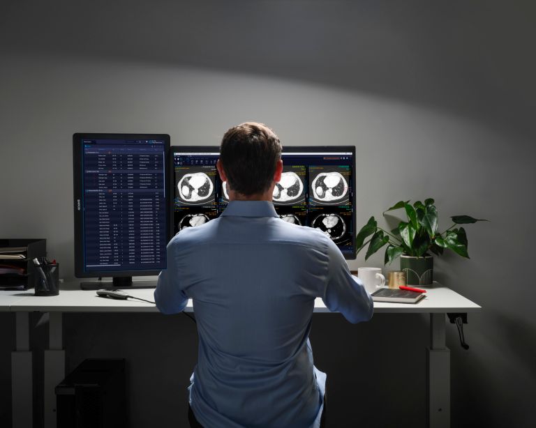 Remote radiologist user experience