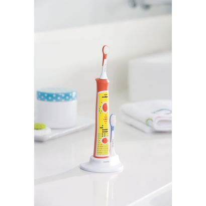 Aidake lastel ise tervislikult hambaid harjata