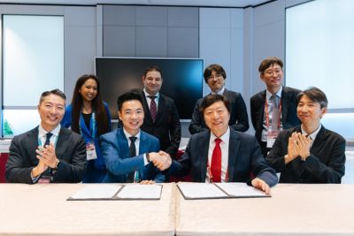 Representatives from Philips and the Asian Society of Cardiovascular Imaging celebrate the signing of a memorandum of understanding