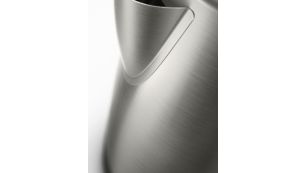 Robust kettle with stainless steel metal body