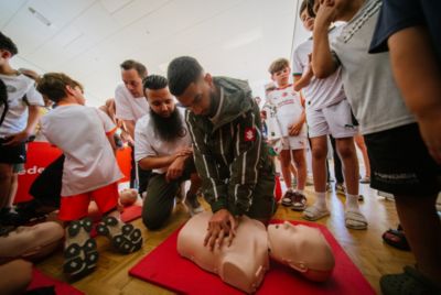 Naast de onthulling werden er ook diverse sport- en speloefeningen en een reanimatietraining georganiseerd