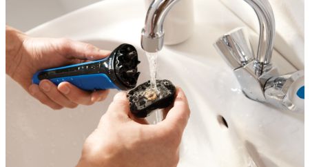 Aquatec: refreshing wet shave with foam or an easy dry shave