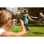 Simplemente desliza tus mejores momentos al televisor o Internet