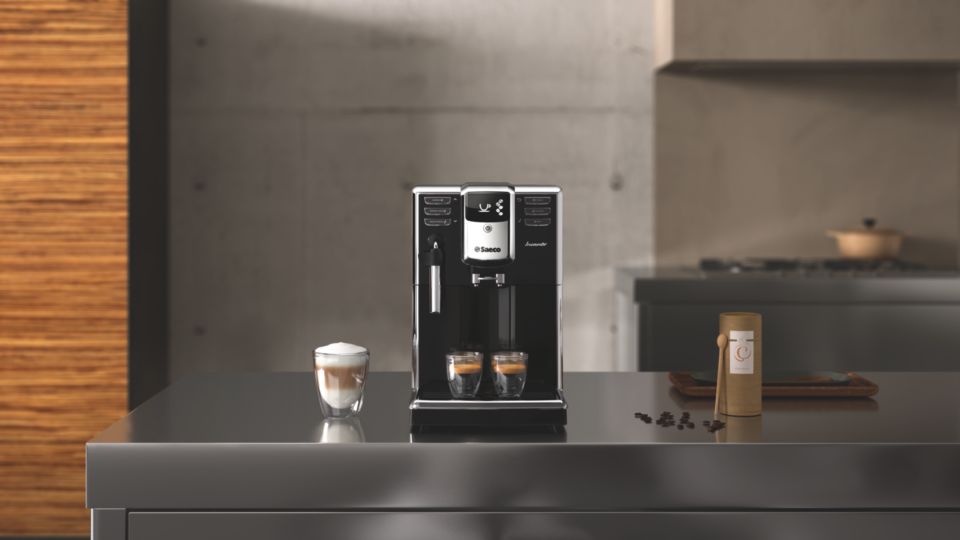 Habitué de la Nespresso, j'ai testé une machine à café automatique Saeco à  2800 $