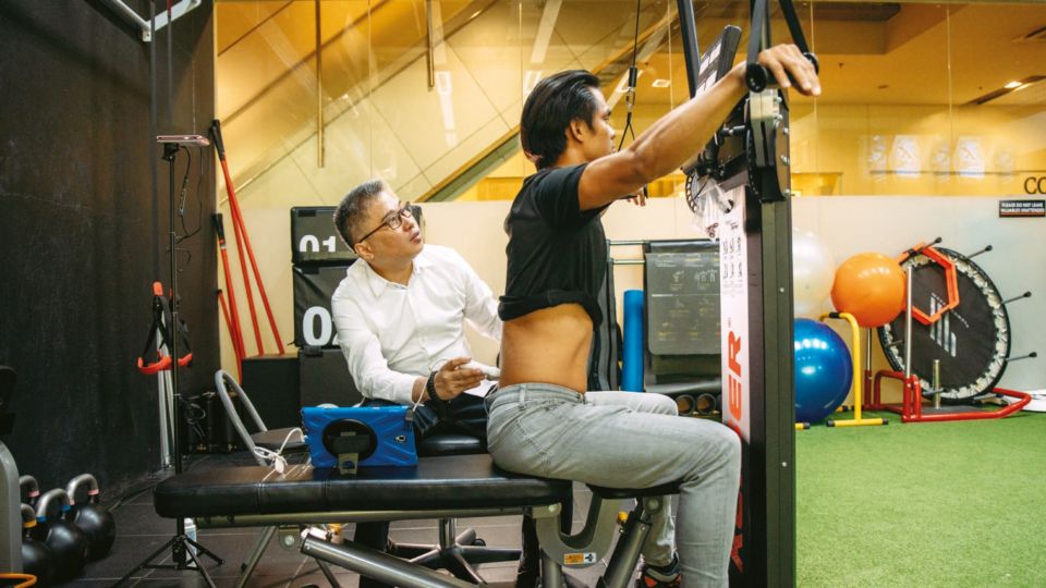 Dr. Obispo uses Lumify for physical assessment