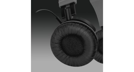 Adjustable earshells and headband fits the shape of any head