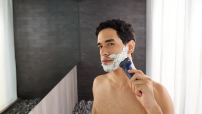 シンクでもシャワー室でもウェット＆ドライシェービング