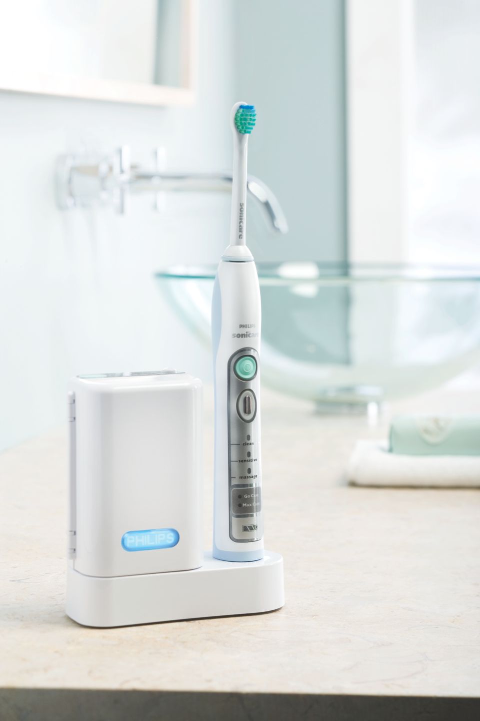 overeenkomst Slip schoenen ontwerper FlexCare Sonic electric toothbrush HX6932/10 | Sonicare