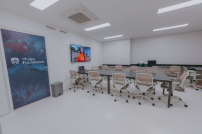 Sala de treinamento em telemedicina do Living Lab da Fundação Philips no Brasil