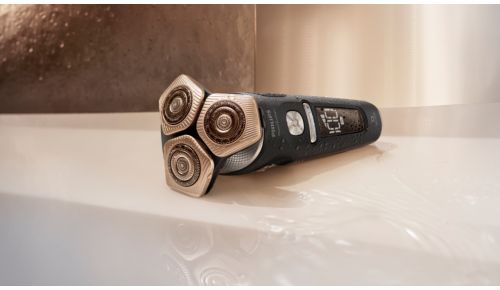 Scegli una comoda rasatura su pelle asciutta o rinfrescante su pelle bagnata