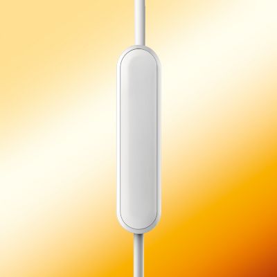 Вграденият микрофон превключва от музика към телефонни обаждания