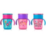 Aide l'enfant à apprendre à boire comme un grand