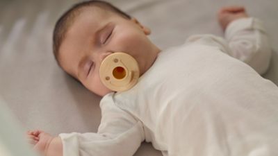 Supports baby’s natural suckling need