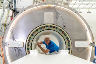 Technicus in medische weergavemachine