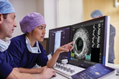 Clinician reviewing ivus images
