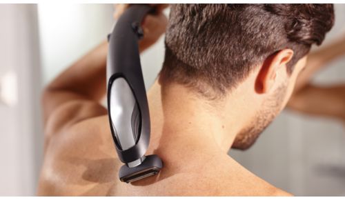 Besonders langes Handstück erleichtert das Rasieren am Rücken