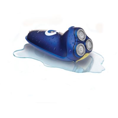 Horká voda otevírá póry a výsledkem je hladké oholení