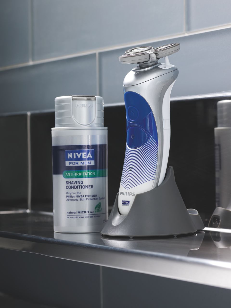 NIVEA FOR MEN shaver HS8420/23 | NIVEA