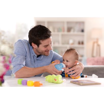 Ease your baby's transition to a drinking cup