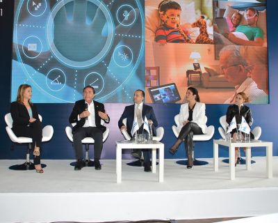 Philips Türkiye Sağlık Trendleri Araştırması konferansı sırasındaki panel oturumu