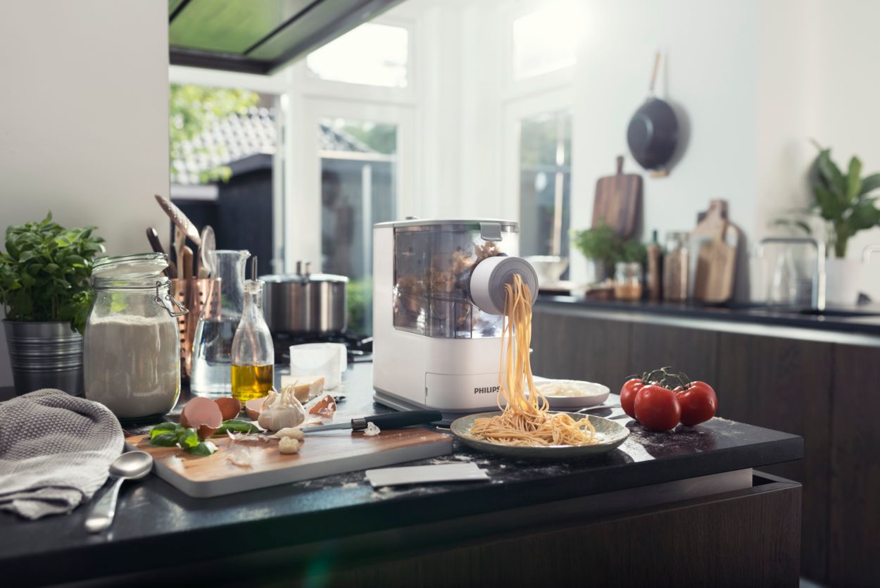 Philips Kitchen Appliances Compact Pasta and Noodle Maker, Viva Collection,  Comes with 3 Default Classic Pasta Shaping Discs, Fully Automatic, Recipe