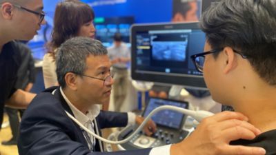 Bác sĩ Nguyễn Trường Giang trải nghiệm giải pháp siêu âm Philips Affiniti