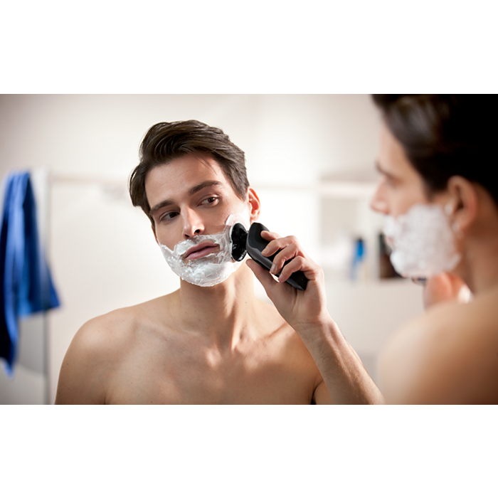 Shaver series 9000 Wet and dry electric shaver S9031/90 Shaver series 9000 Wet and dry electric shaver S9031/90